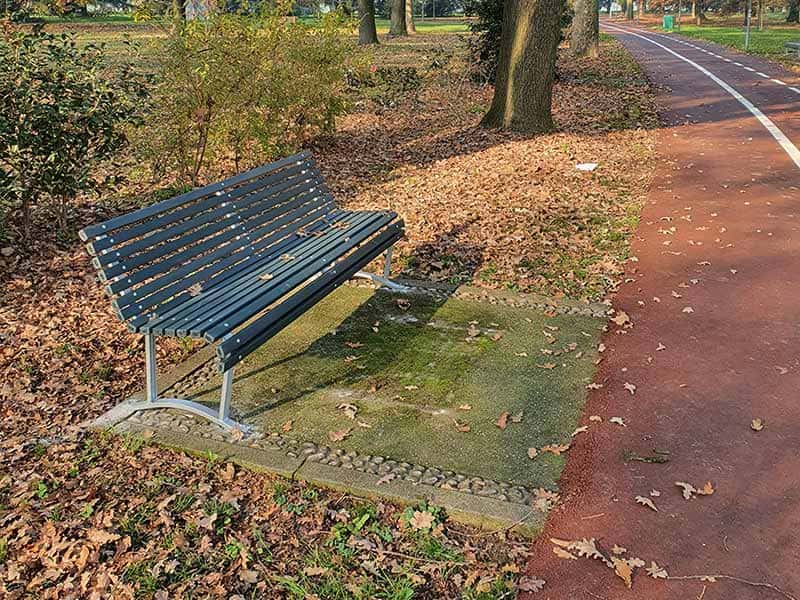 veristello veris italia codogno listello pvc riciclato per arredi pubblici urbani esempio panchine idroscalo milano